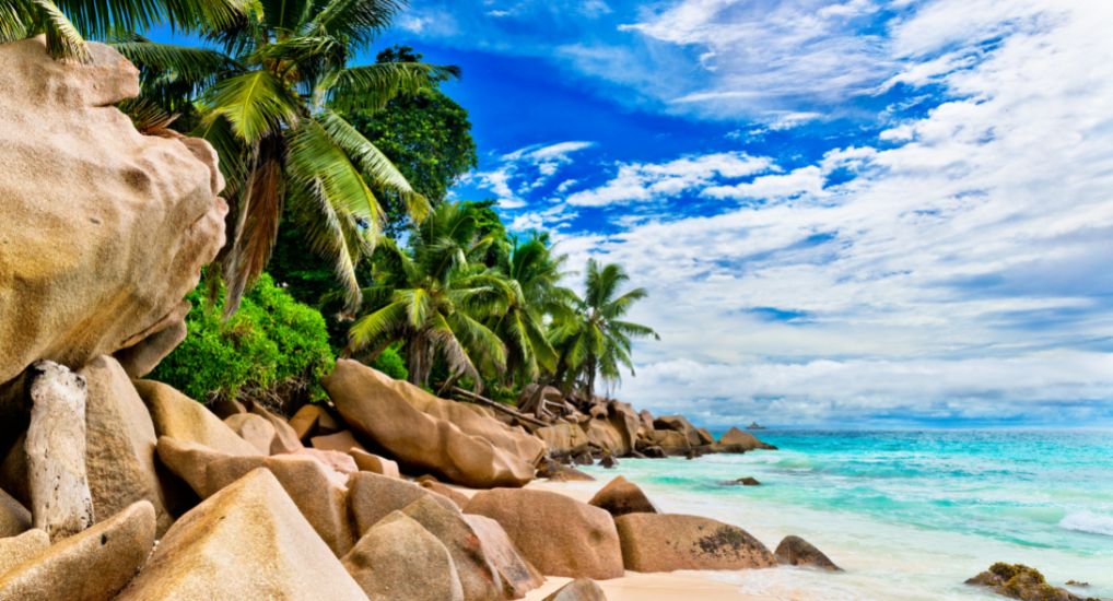 Romantic Honeymoon Islands - Praslin Beach - Seychelles
